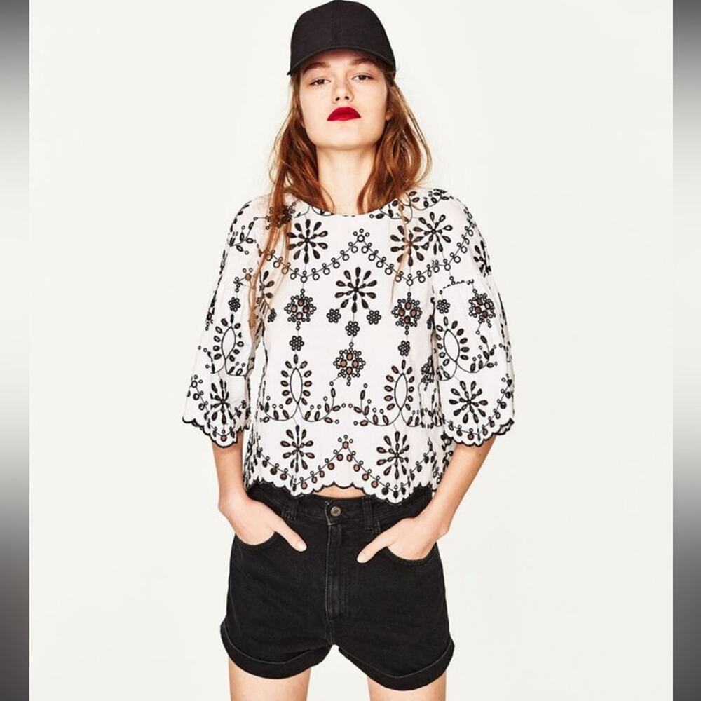 Zara | Eyelet Lace Boho Cropped Swing Top Size XS